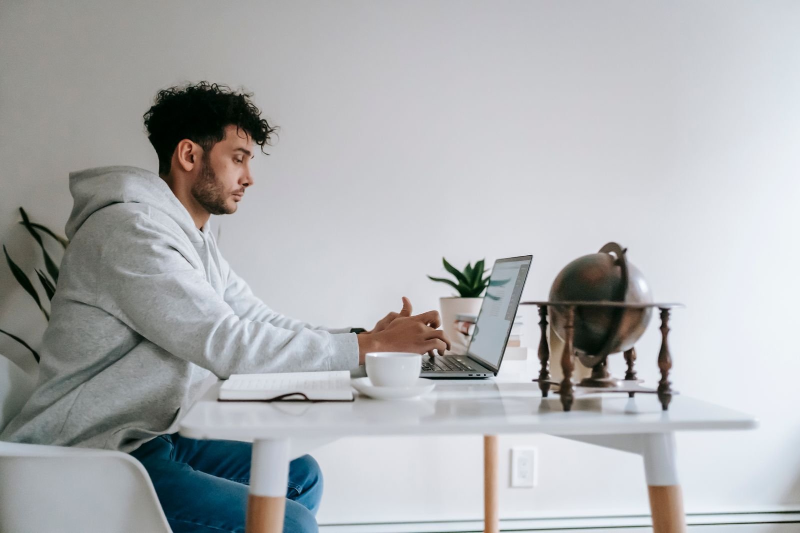 Remote professional in Nigeria starting virtual assistant work from home